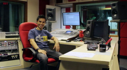 derrick-siu-radio-dj-power-98-studio